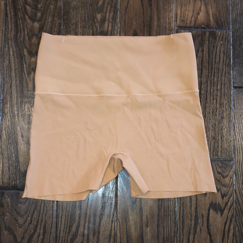 Curve Necessities tan shapewear shorts size 1X new without tags - Picture 2 of 6